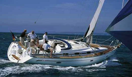 Bavaria 42 Cruiser av MG Yachts i Salamis