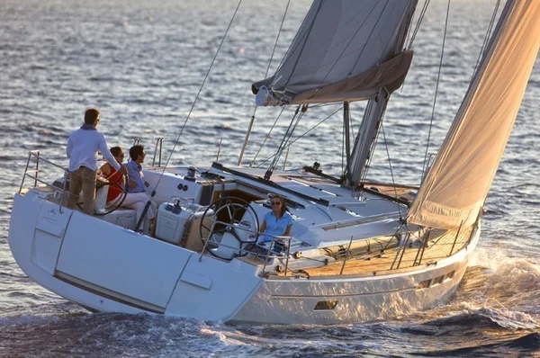 Sun Odyssey 519 från Dream Yacht Charter i La Paz