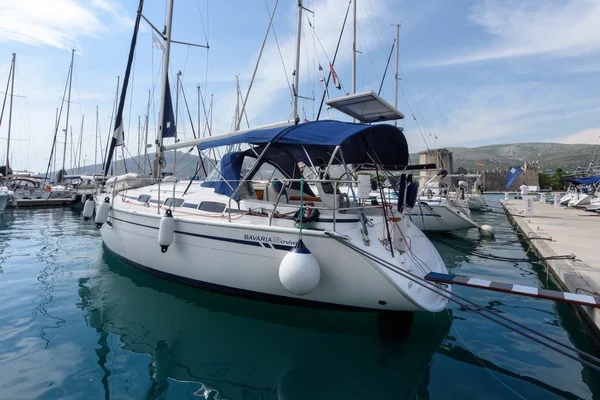 Bavaria 33 Cruiser af Dalmatia Charter i Trogir