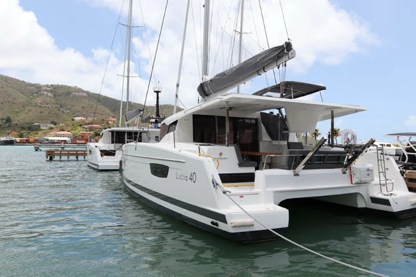 Fountaine Pajot Lucia 40 van BVI Yacht Charters in Road Town