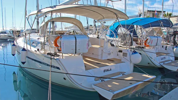 Bavaria 37 Cruiser yritykseltä Aba Vela Splitissä