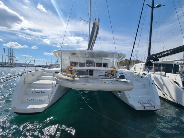 Lagoon 450 F yritykseltä Multihull Yachting Lavrionissa