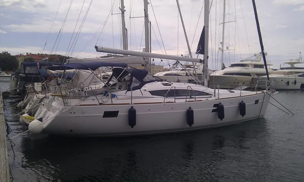 Elan Impression 444 from Torete in Zadar