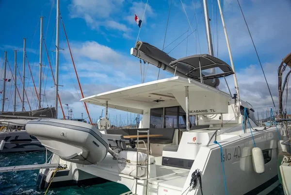 Fountaine Pajot Isla 40 da Blue Wave em Toulon