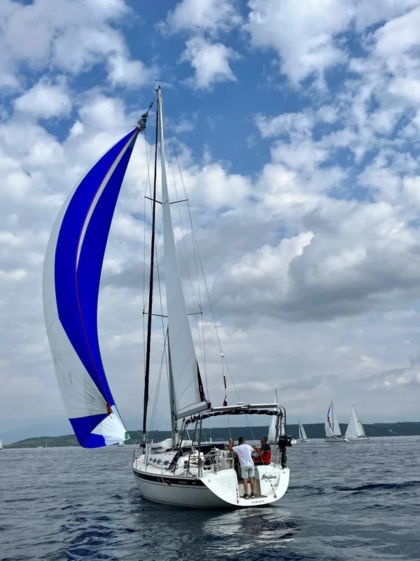 Elan 45 yritykseltä Blue Sea Yachting Splitissä