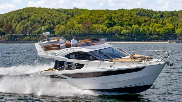 Galeon 420 Fly from Heads Yachting in Sukošan