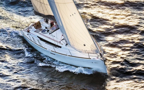 Sun Odyssey 389 from Dream Yacht Charter in Saint-Mandrier-sur-Mer
