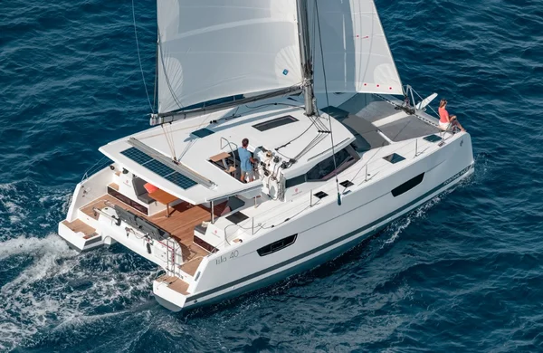 Fountaine Pajot Isla 40 von Anasa Experiences in Kavala