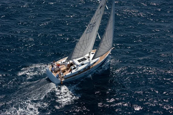 Bavaria 45 Cruiser från In2theBlue Charter i Punat