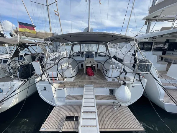 Oceanis 40.1 from Five Seasons Yachting in Portocolom