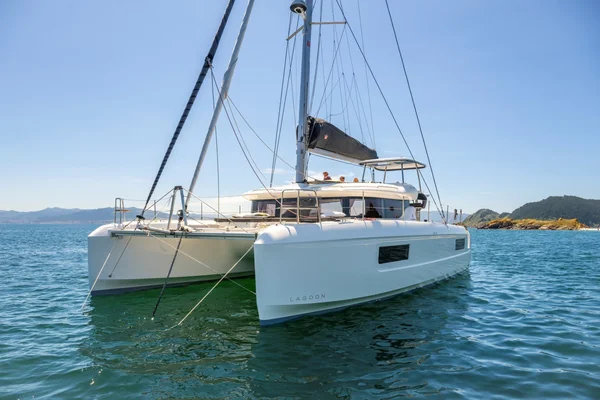Lagoon 43 av Calipso i Portisco