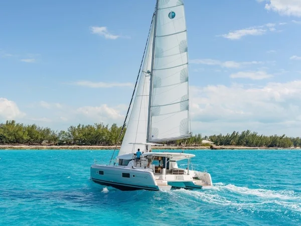 Lagoon 42 van Dream Yacht Charter in La Paz