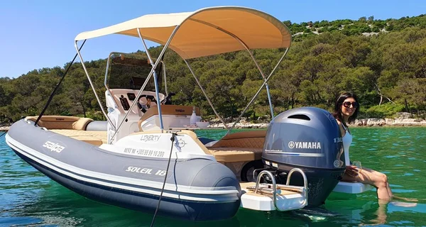 Salpa Soleil 18 della BB Jezera a Jezera