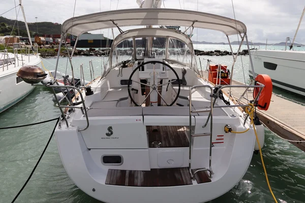 Oceanis 31 de BVI Yacht Charters en Road Town