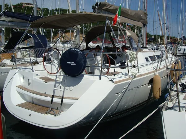 Sun Odyssey 42i Performance de Europe Sail Yachting Charter en Portisco