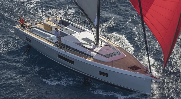 Océanis 51.1 von Fyly Yachting in Athen