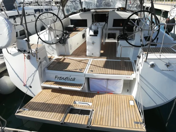 Sun Odyssey 440 von Dufi Sail Charter in San Vincenzo