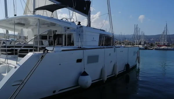Lagoon 450 F from MG Yachts in Lefkada