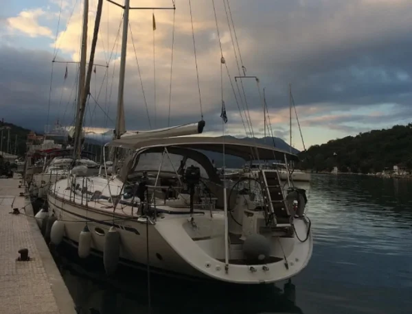 Bavaria 50 Cruiser af MG Yachts i Salamis
