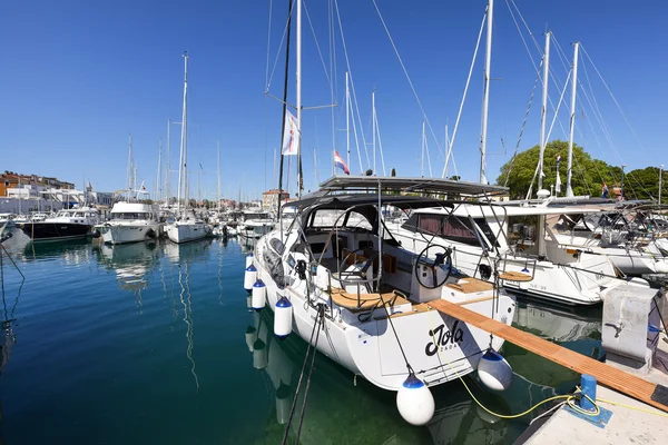 Elan Impression 45.1 yritykseltä Sunturist Charter Zadarissa