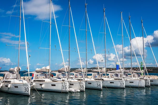 Oceanis 381 from Green Wave Yacht Charter in Biograd na moru