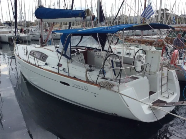 Oceanis 43 from MG Yachts in Athens