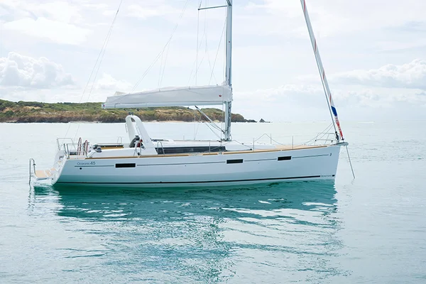 Oceanis 45 da Discover Sailing Asia em Phuket