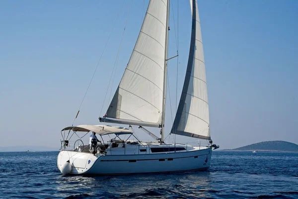 Bavaria 46 Cruiser von Marina Hramina Charter in Murter
