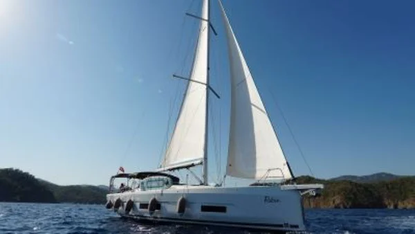 Dufour 470 della Deepsea Yacht Charter a Göcek
